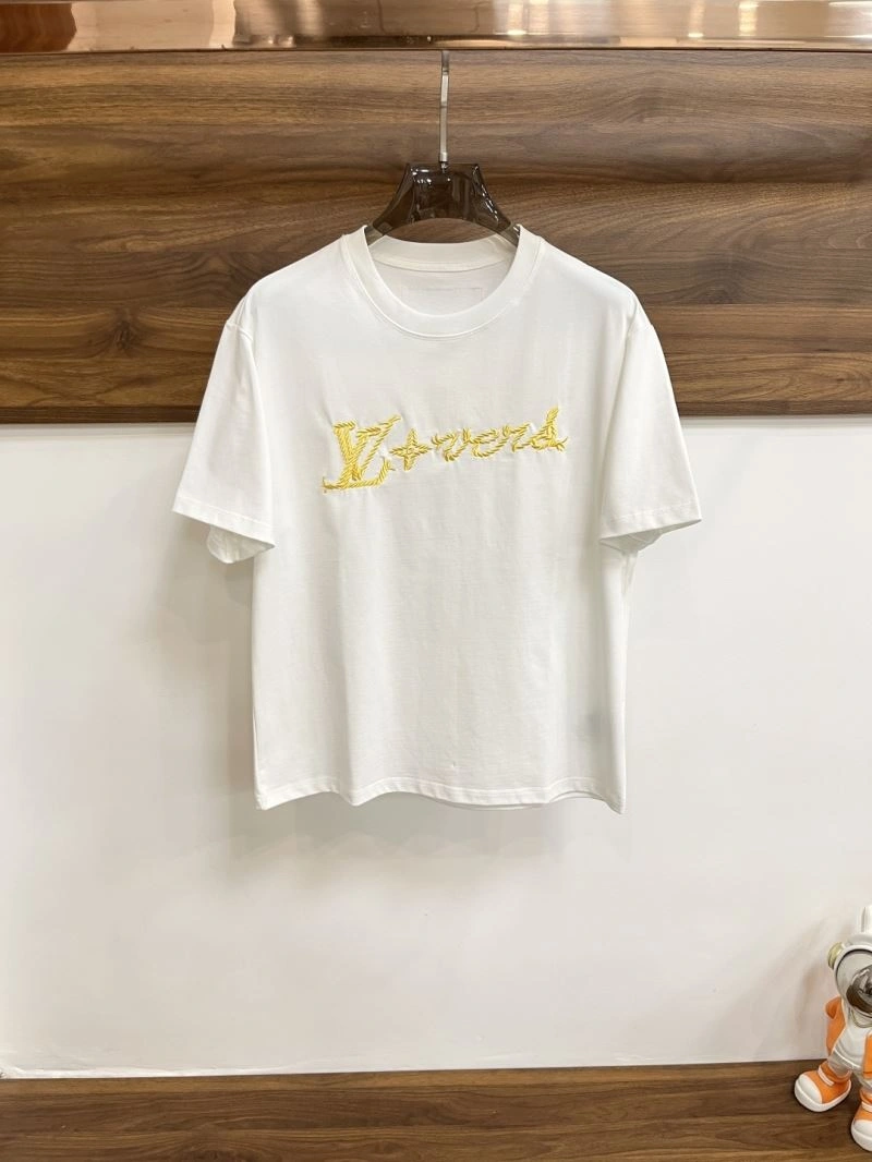 Louis Vuitton T-Shirts Sleek 134222