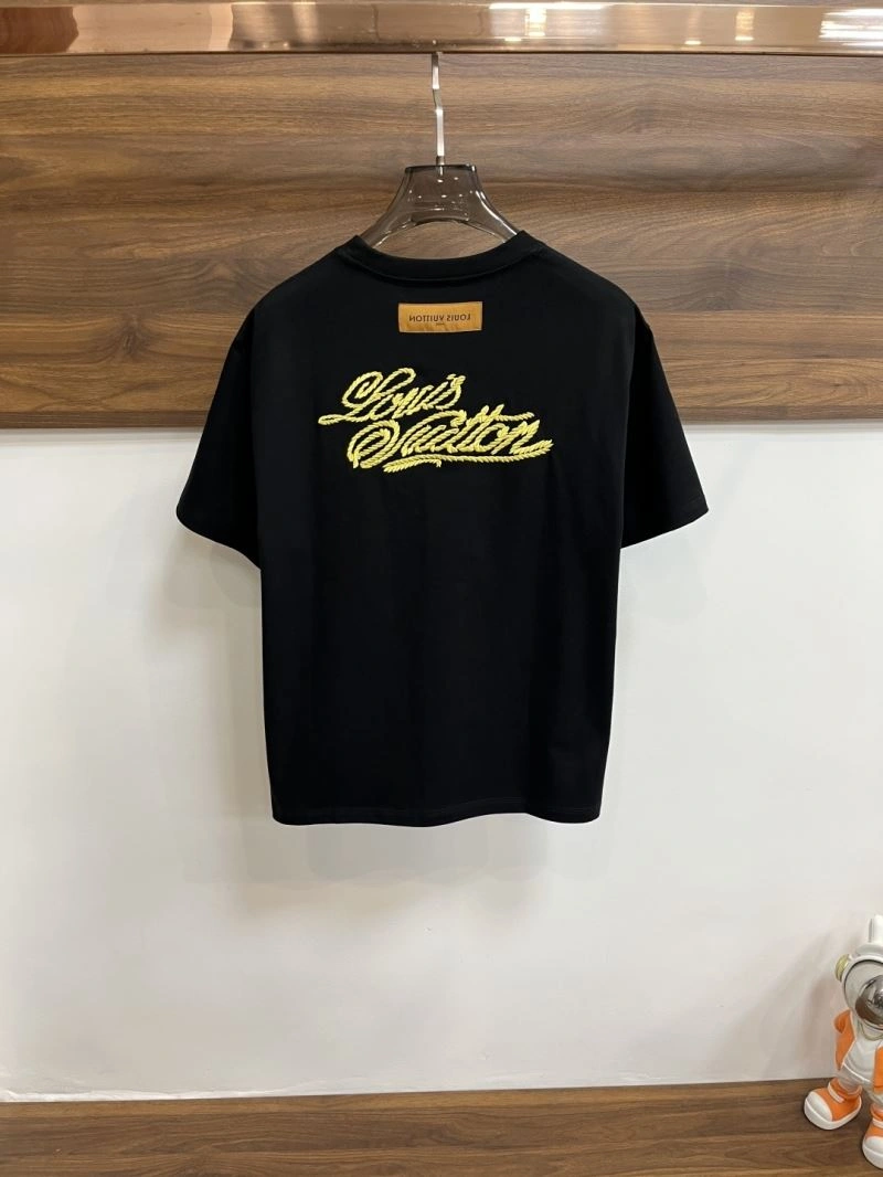 Louis Vuitton T-Shirts Sleek 134222