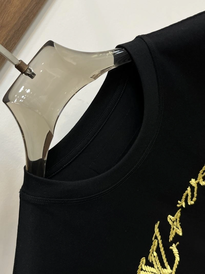 Louis Vuitton T-Shirts Sleek 134222