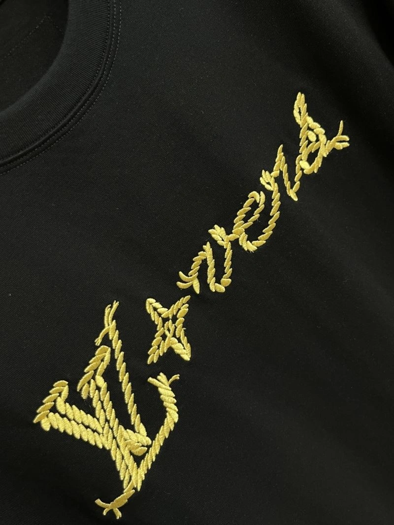 Louis Vuitton T-Shirts Sleek 134222