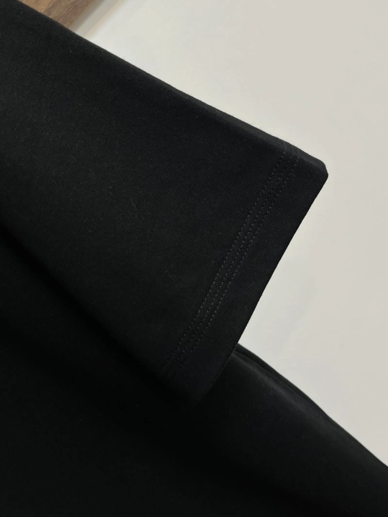 Louis Vuitton T-Shirts Sleek 134222