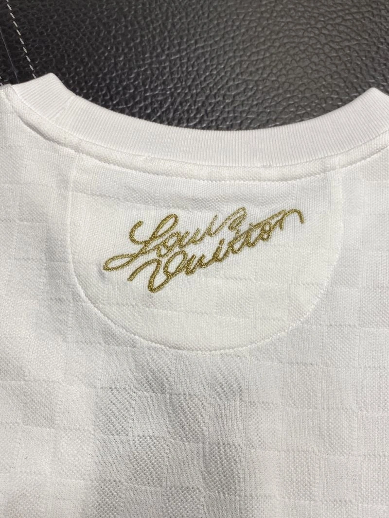 Louis Vuitton T-Shirts WrinkleFree 134212