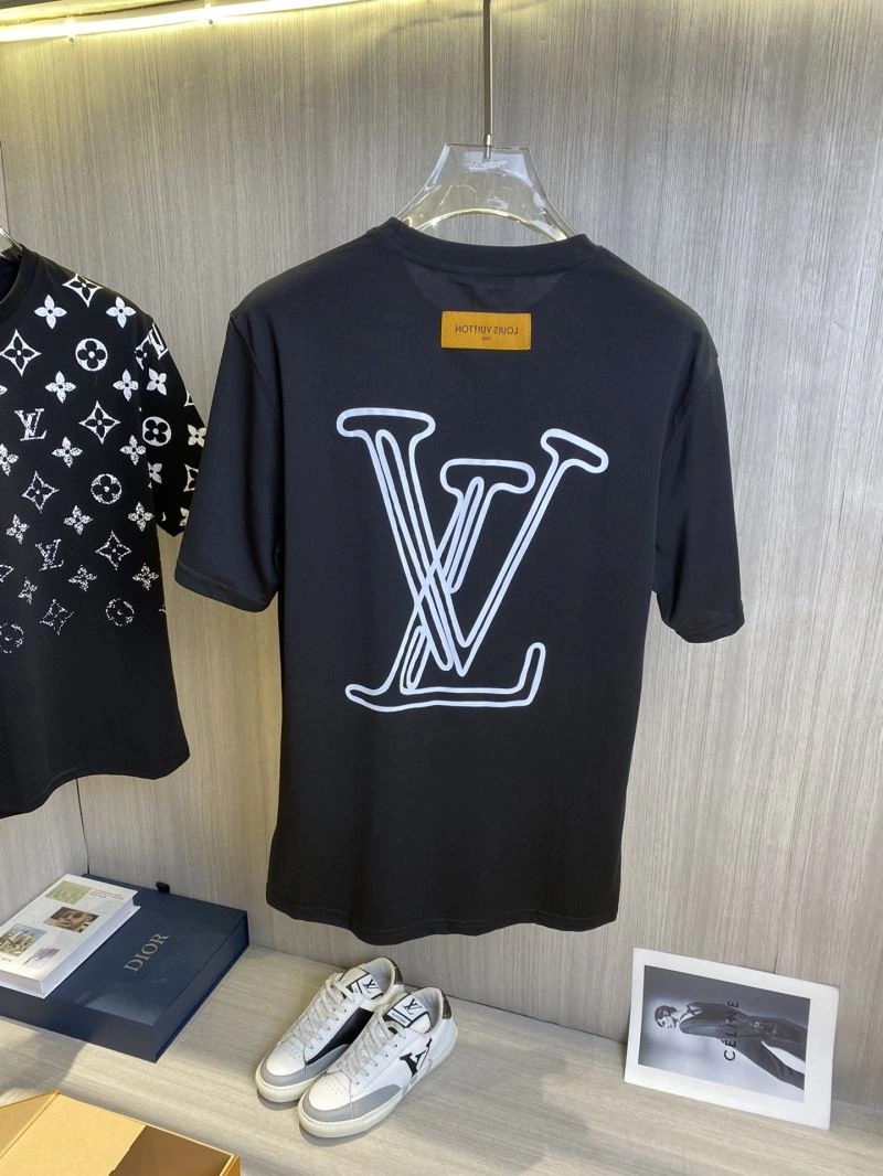Seasonal Louis Vuitton T-Shirts 134208
