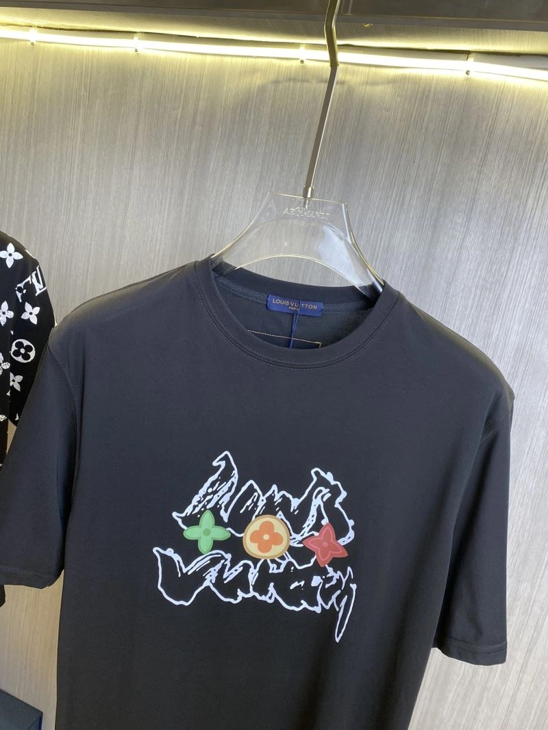 Seasonal Louis Vuitton T-Shirts 134208