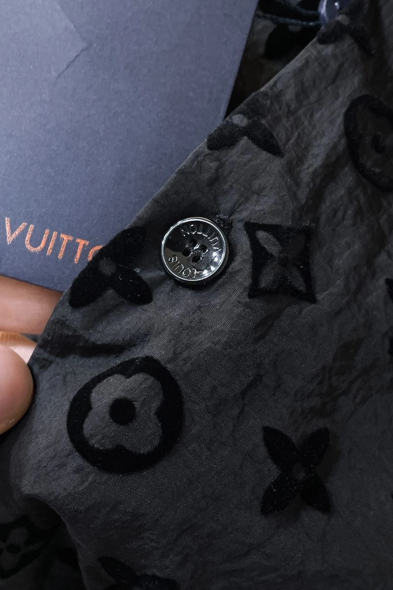Lightweight Louis Vuitton T-Shirts 134283