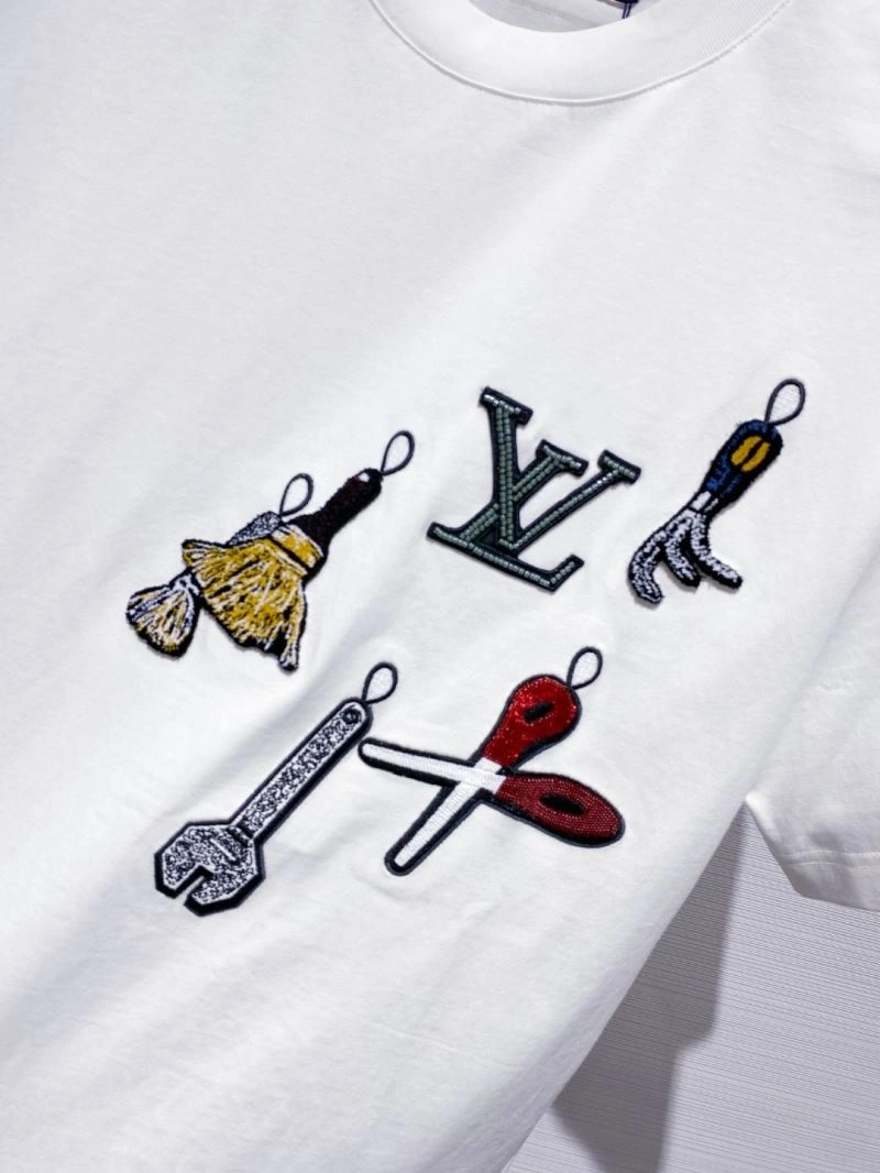 Contemporary Louis Vuitton T-Shirts 134240