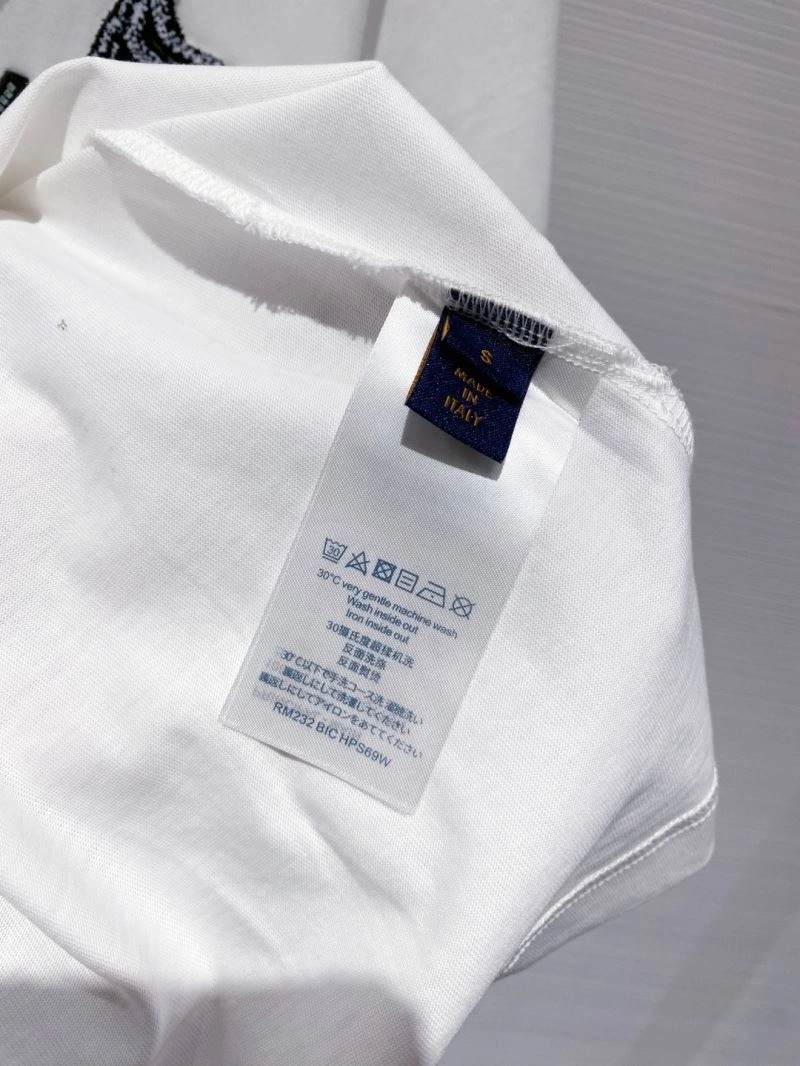 Contemporary Louis Vuitton T-Shirts 134240