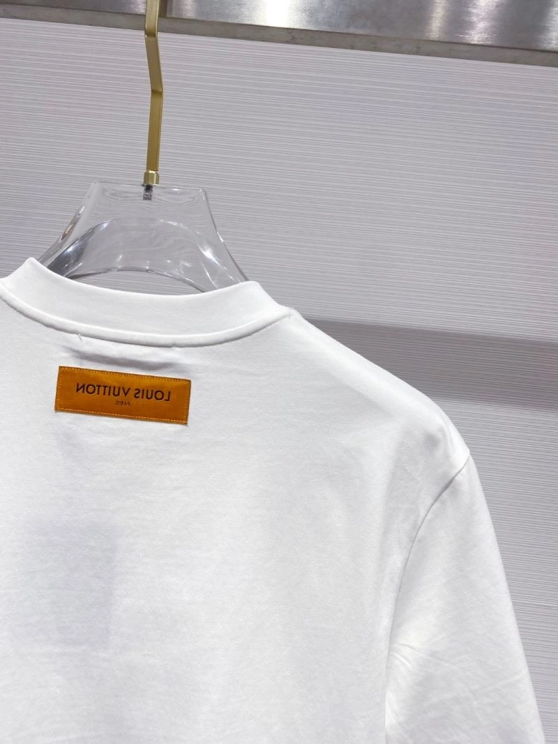 Contemporary Louis Vuitton T-Shirts 134240