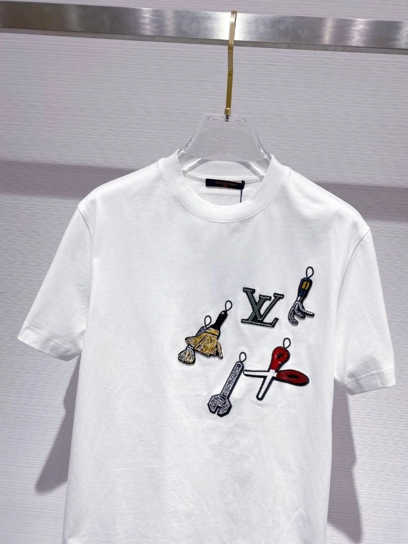 Contemporary Louis Vuitton T-Shirts 134240