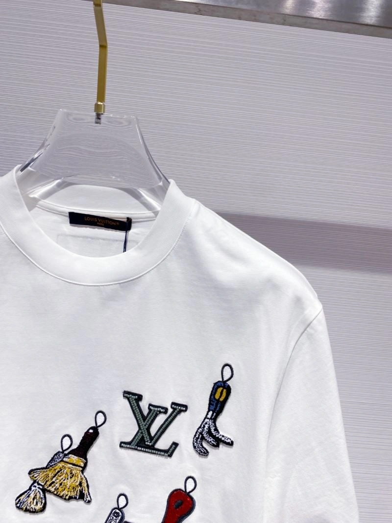 Contemporary Louis Vuitton T-Shirts 134240