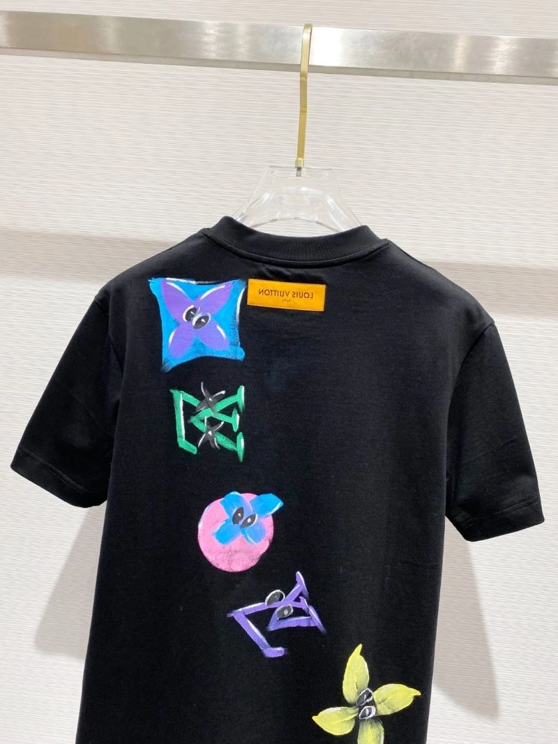 Trendsetting Louis Vuitton T-Shirts 134230