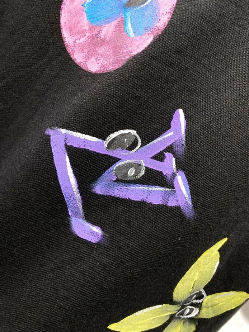 Trendsetting Louis Vuitton T-Shirts 134230