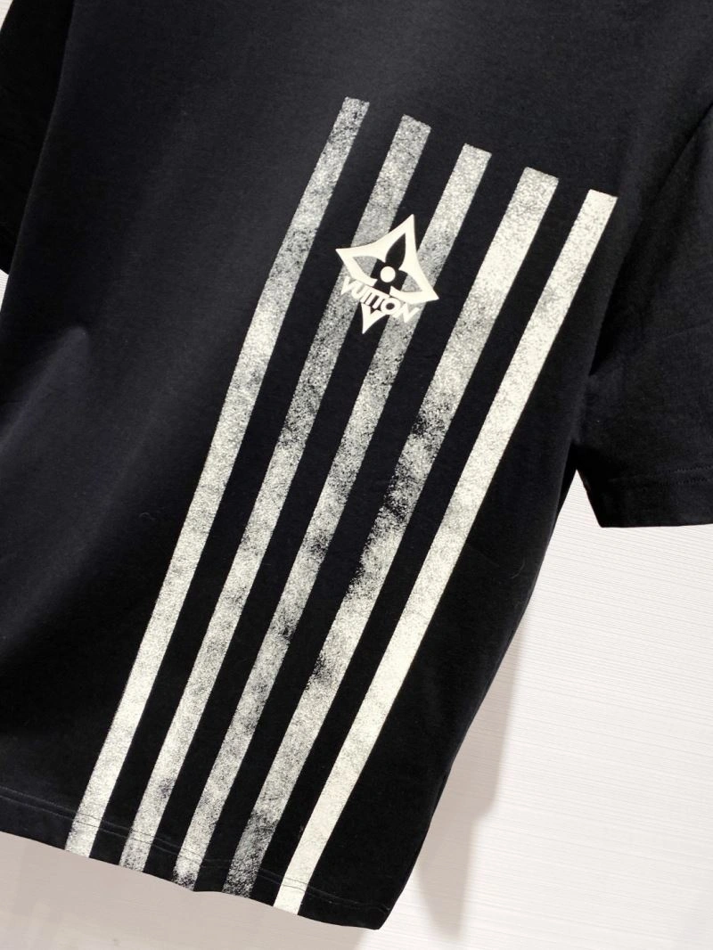 Louis Vuitton T-Shirts Fashionable 134205