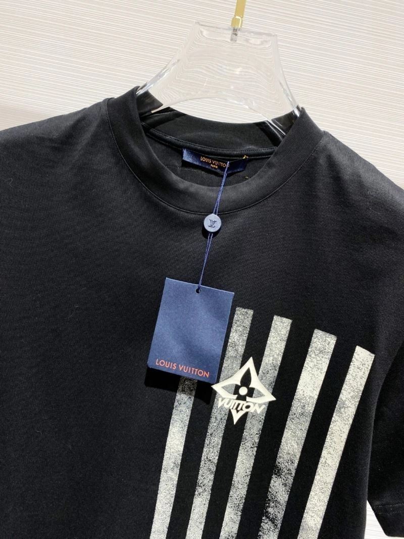 Louis Vuitton T-Shirts Fashionable 134205