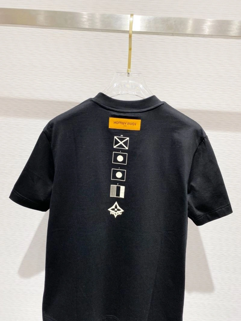 Louis Vuitton T-Shirts Fashionable 134205