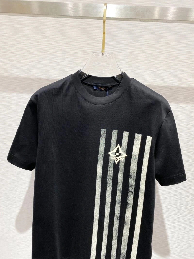 Louis Vuitton T-Shirts Fashionable 134205