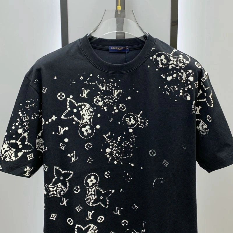 Louis Vuitton T-Shirts Sophisticated 134194