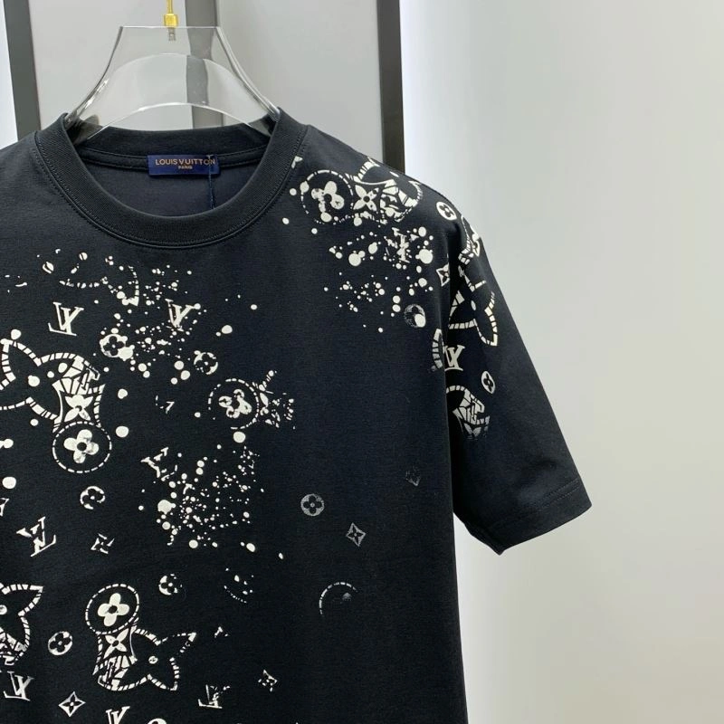 Louis Vuitton T-Shirts Sophisticated 134194