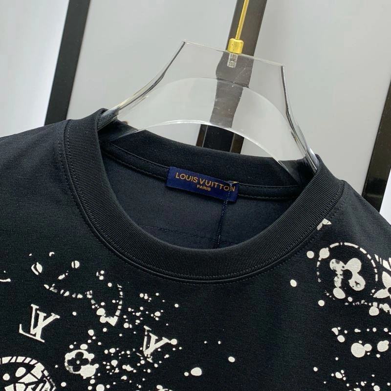 Louis Vuitton T-Shirts Sophisticated 134194