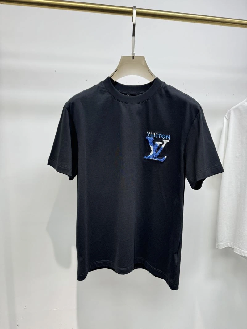 Minimalist Louis Vuitton T-Shirts 134179