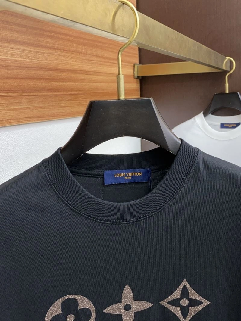 Seasonal Louis Vuitton T-Shirts 134193