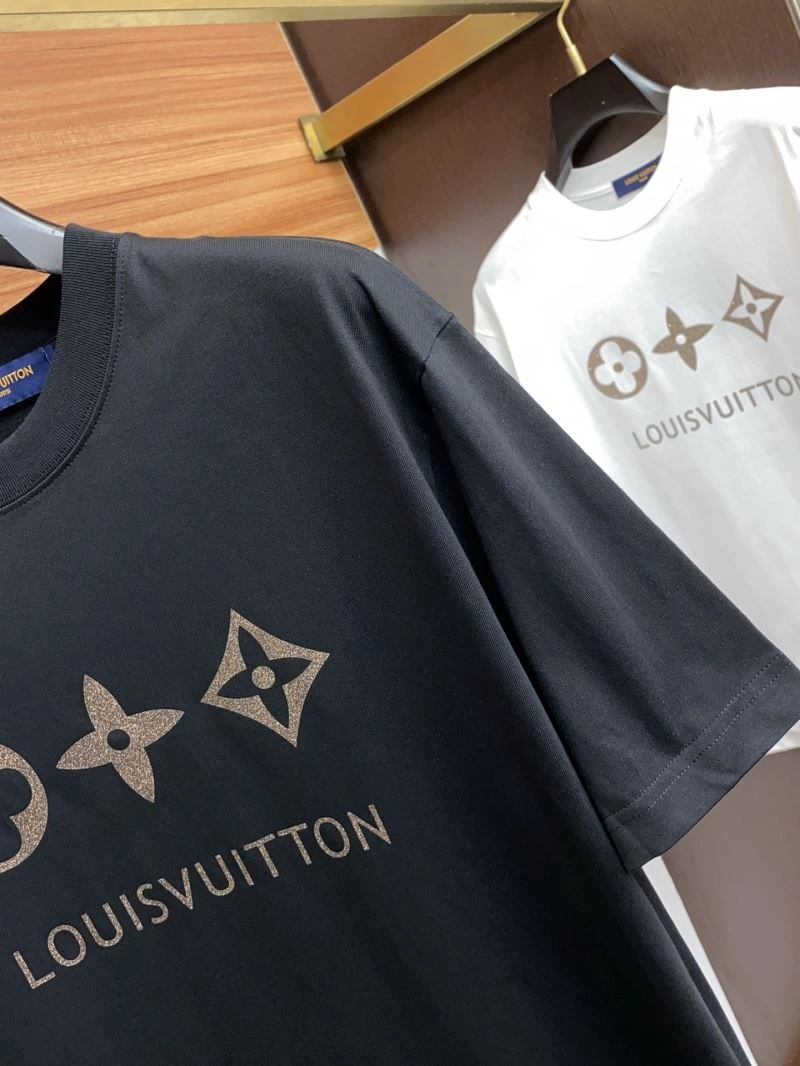 Seasonal Louis Vuitton T-Shirts 134193