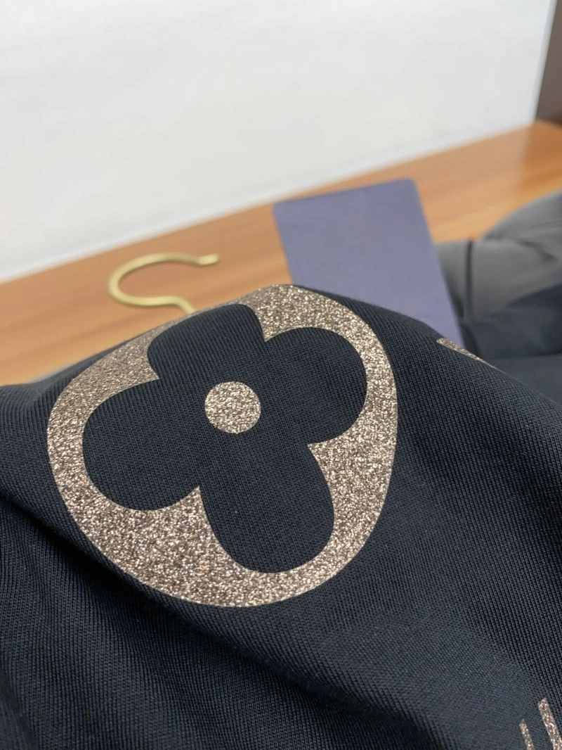 Seasonal Louis Vuitton T-Shirts 134193