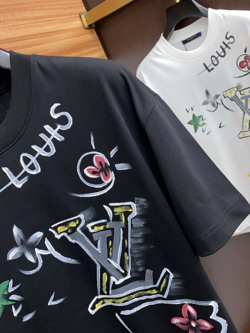 Sporty Louis Vuitton T-Shirts 134176