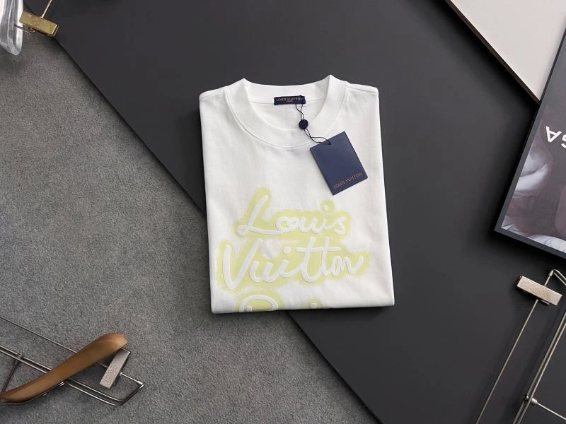 Trendy Louis Vuitton T-Shirts 134174