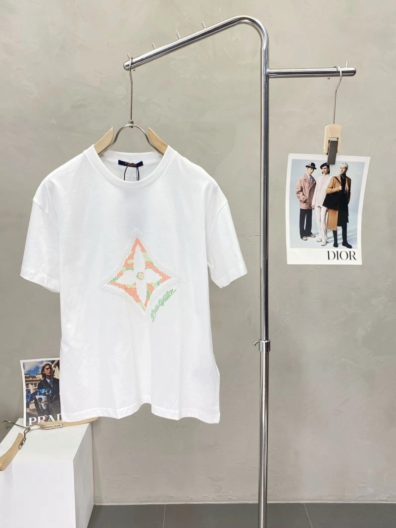 Fashionable Louis Vuitton T-Shirts 134170