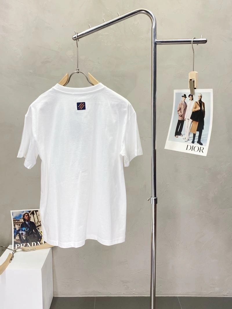 Fashionable Louis Vuitton T-Shirts 134170