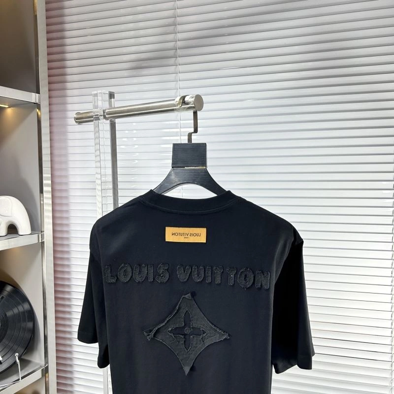 Affordable Louis Vuitton T-Shirts 134182