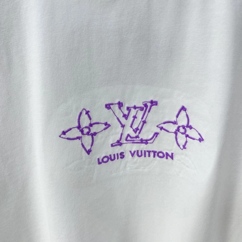 Louis Vuitton T-Shirts Elegant 134168