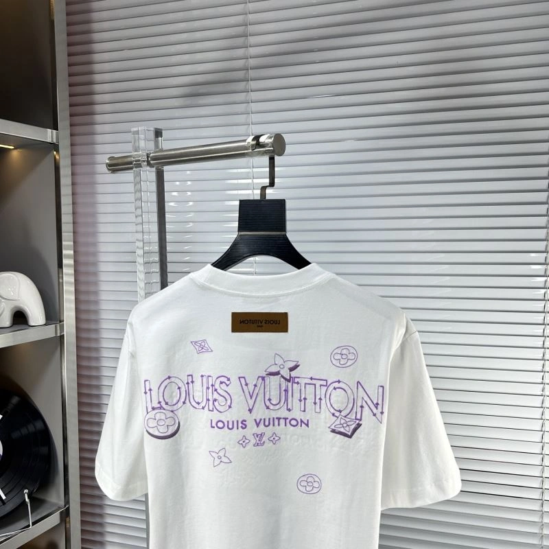 Louis Vuitton T-Shirts Elegant 134168