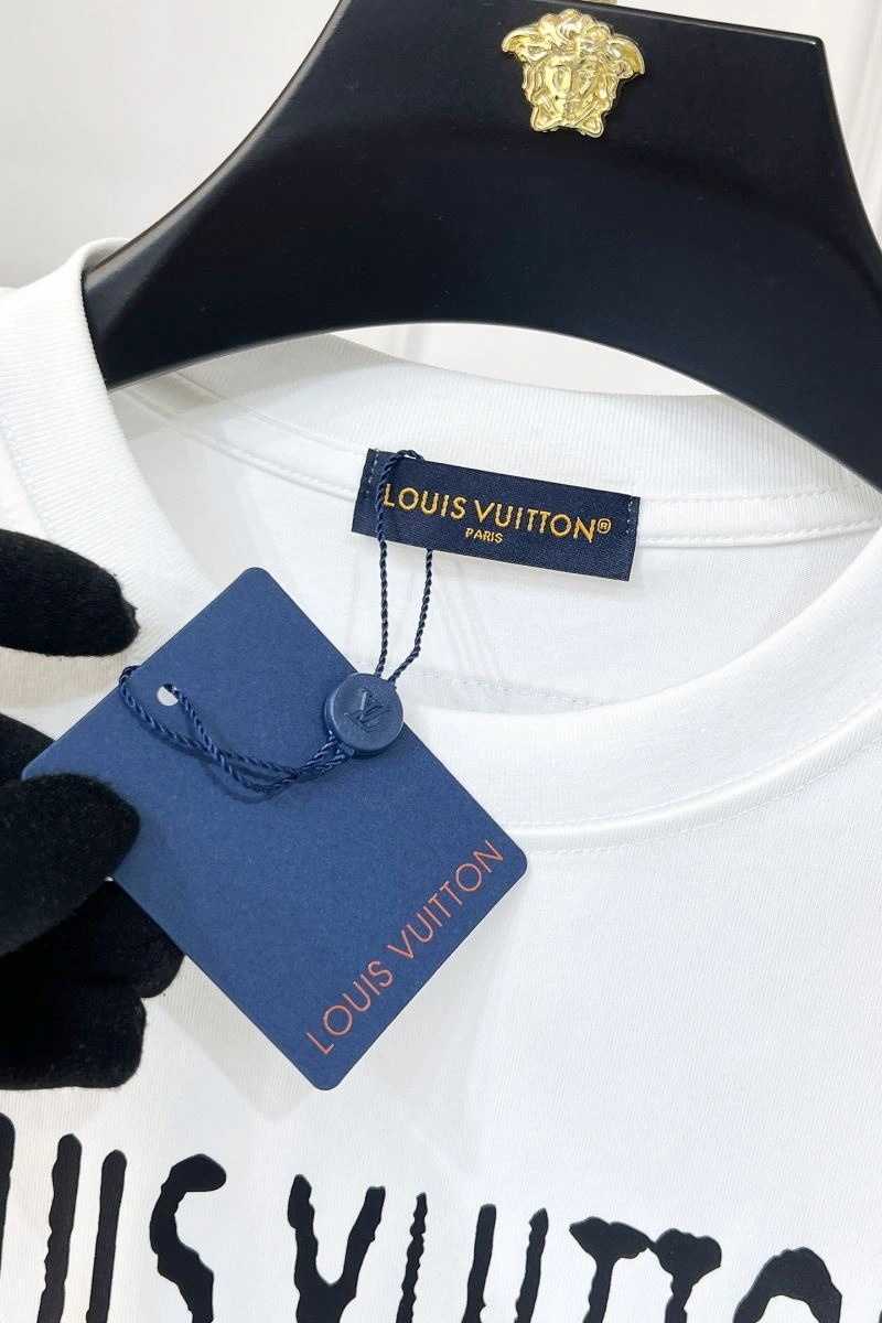 FashionForward Louis Vuitton T-Shirts 134161