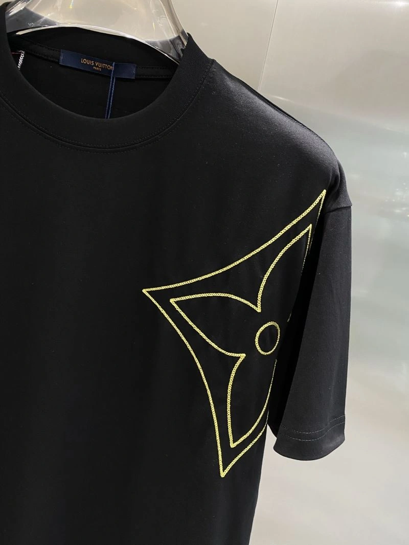Louis Vuitton T-Shirts Comfortable 134157