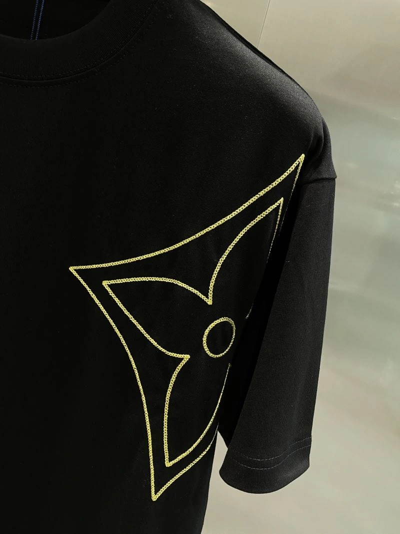 Louis Vuitton T-Shirts Comfortable 134157