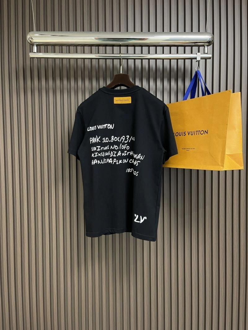 Louis Vuitton T-Shirts Neat 134156