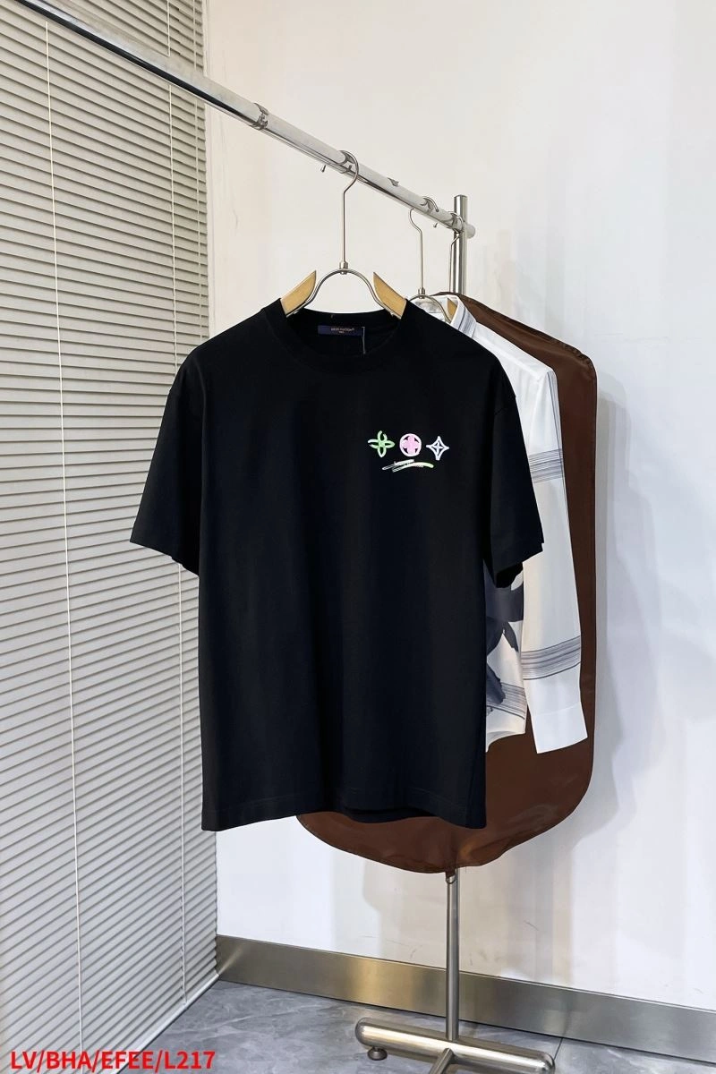 Louis Vuitton T-Shirts Lightweight 134133