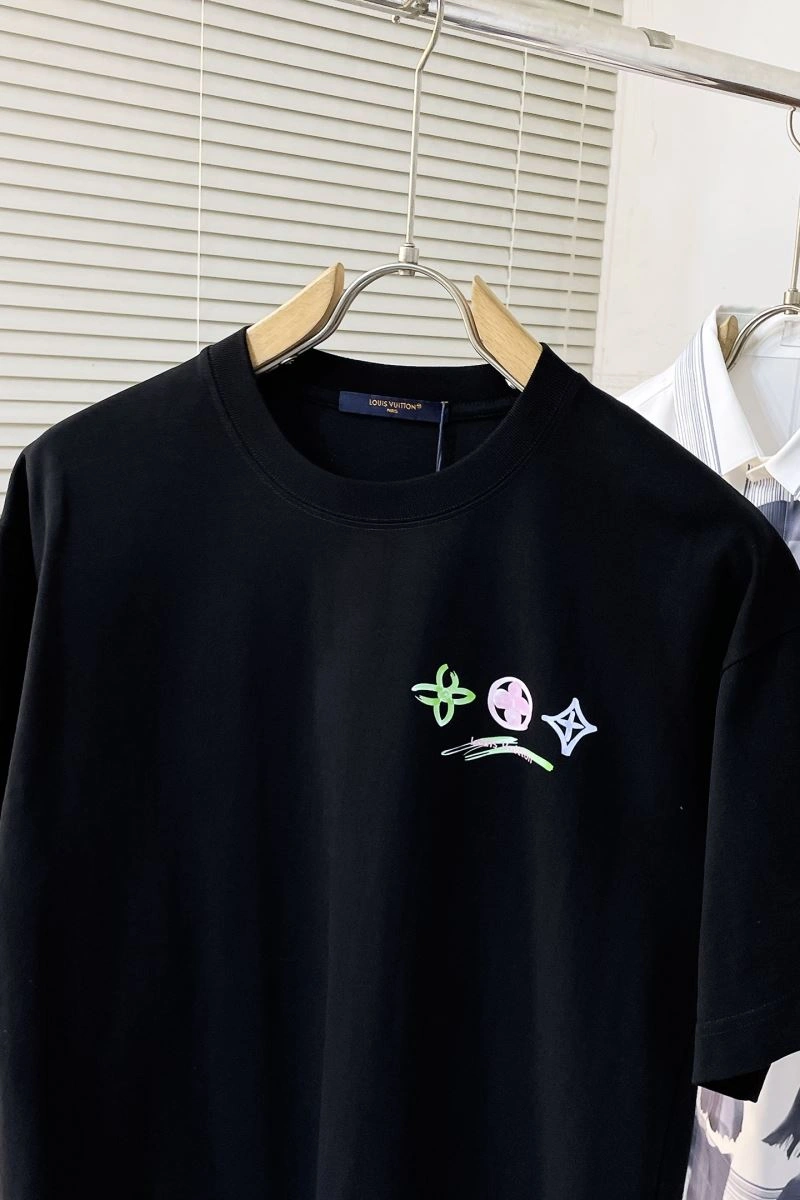 Louis Vuitton T-Shirts Lightweight 134133