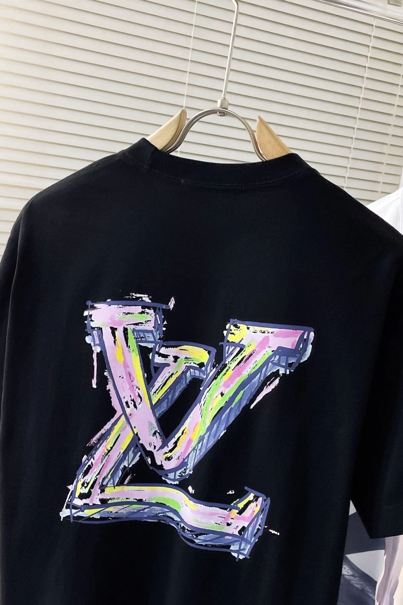 Louis Vuitton T-Shirts Lightweight 134133