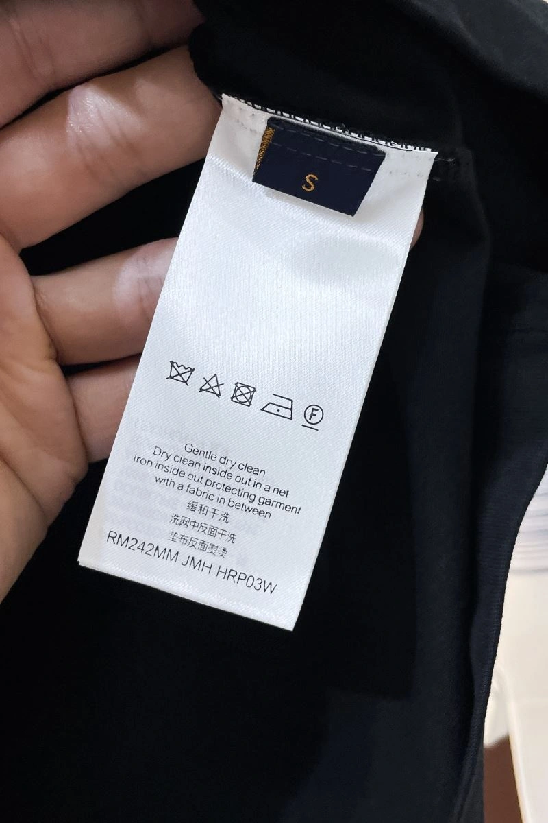 Louis Vuitton T-Shirts Lightweight 134133