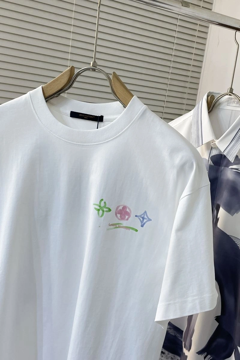 Louis Vuitton T-Shirts Vibrant 134134