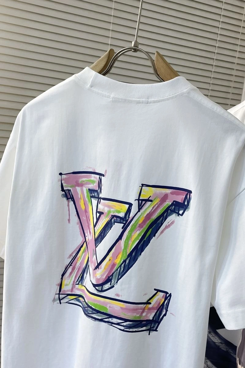 Louis Vuitton T-Shirts Vibrant 134134