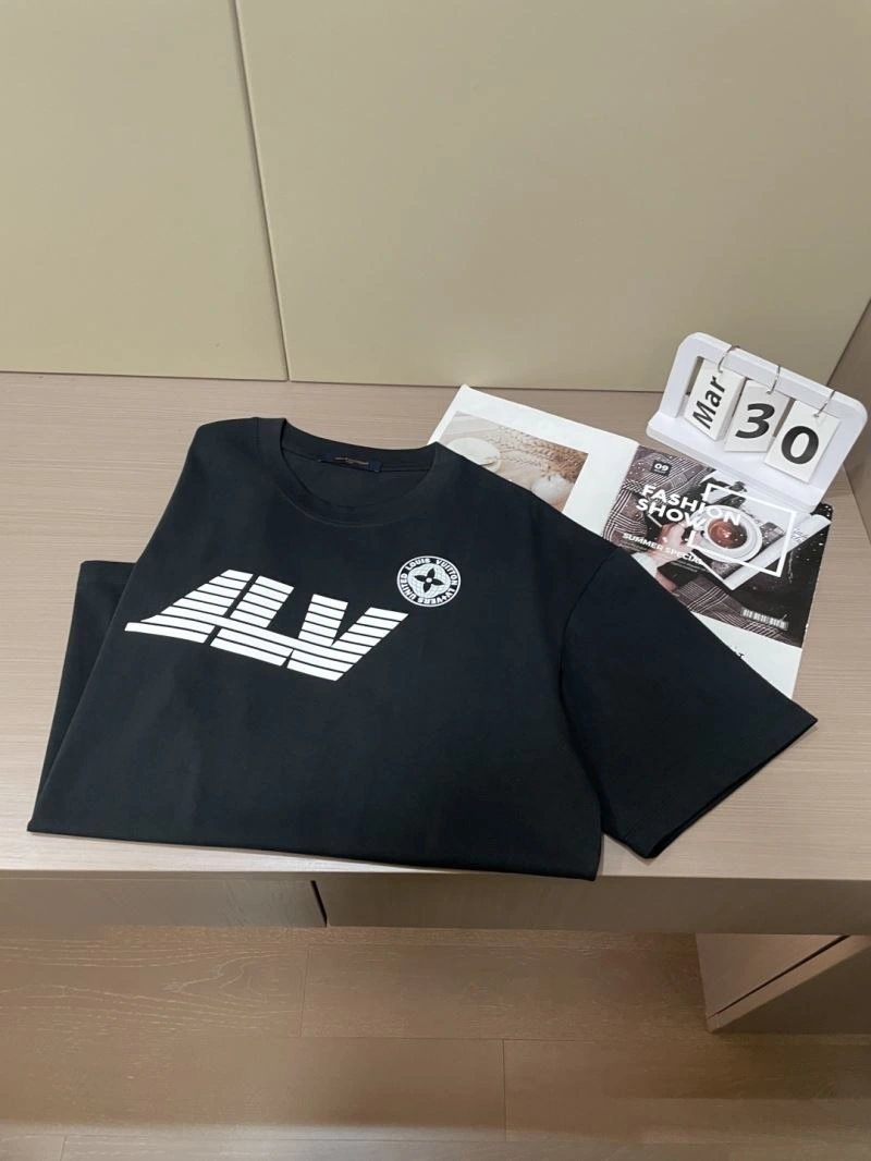 Stretchable Louis Vuitton T-Shirts 134154