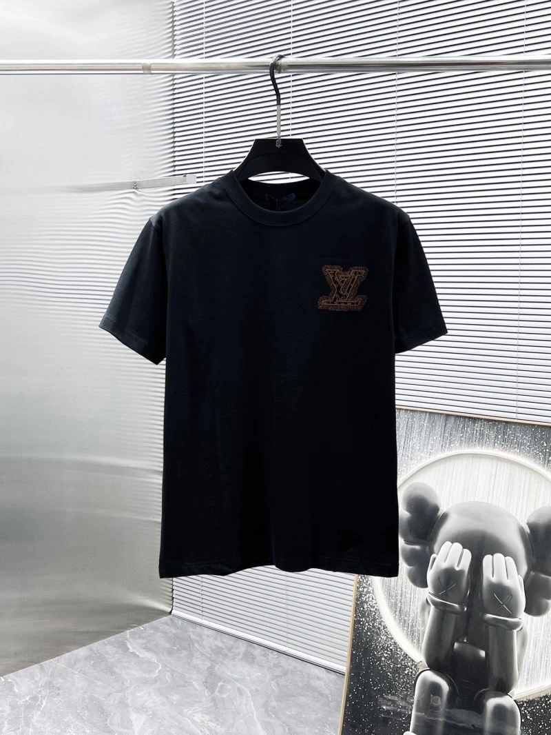 Vibrant Louis Vuitton T-Shirts 134147