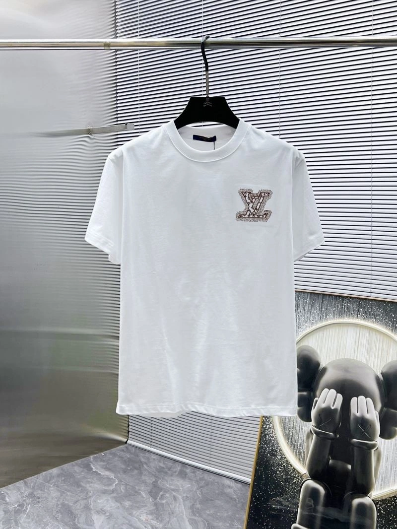 Vibrant Louis Vuitton T-Shirts 134147