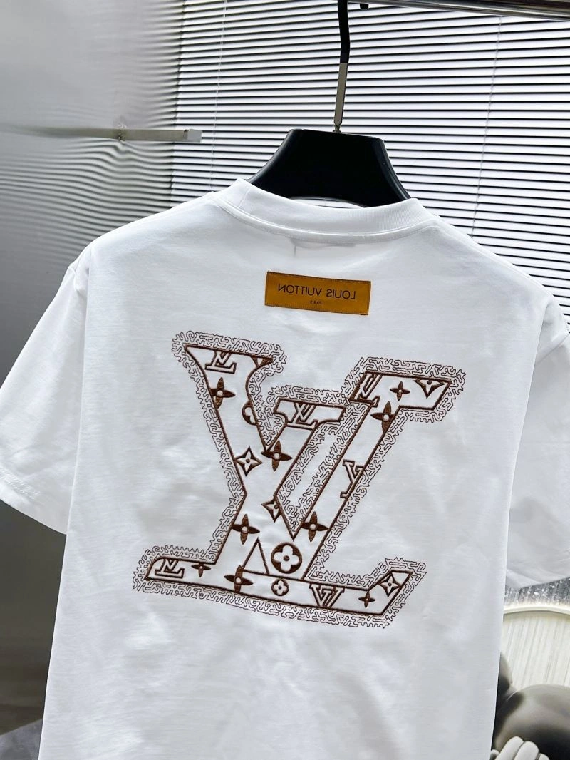 Vibrant Louis Vuitton T-Shirts 134147
