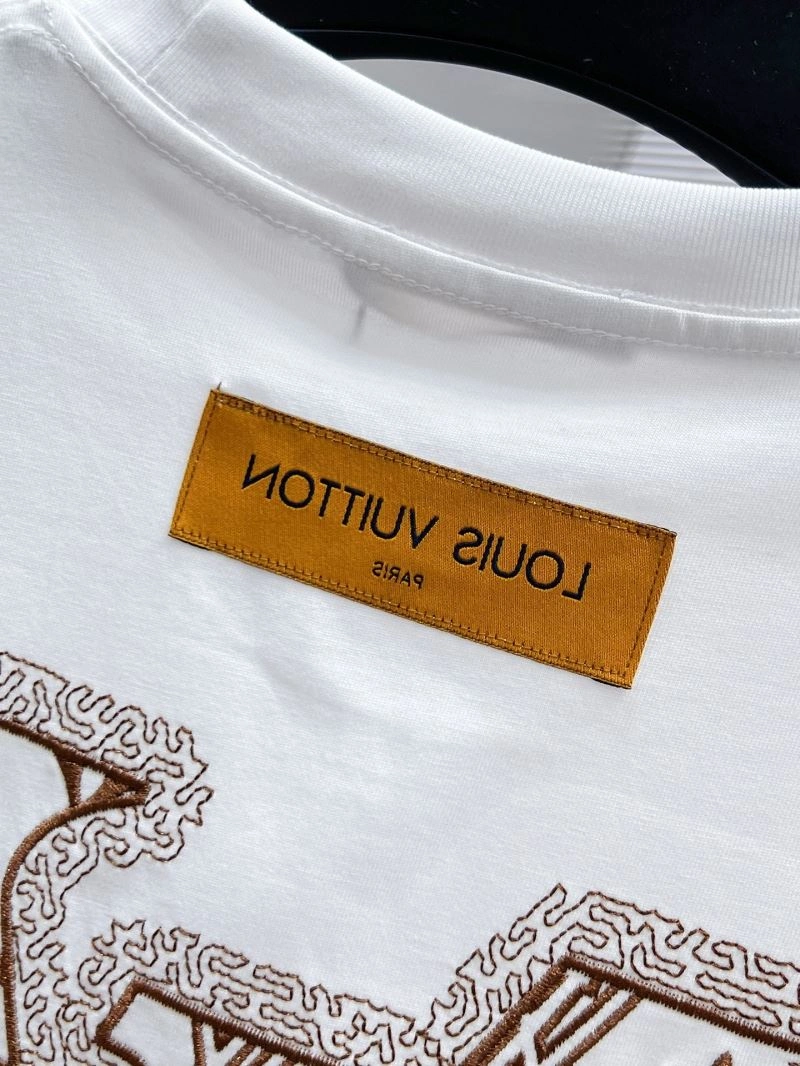 Vibrant Louis Vuitton T-Shirts 134147