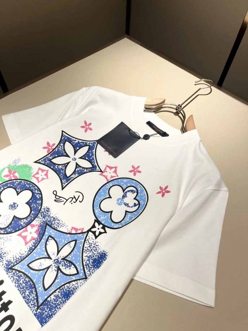 Stylish Louis Vuitton T-Shirts 134137